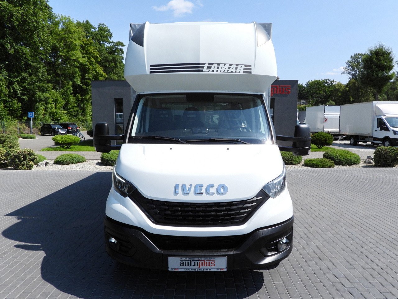 IVECO DAILY 35S18 TARPAULIN 10 PALLETS WEBASTO CRUISE CONTROL LED LIGHTS PNEUMATICS AIR CONDITIONING  180HP - Utilitaire rideaux coulissants (PLSC): photos 5 IVECO DAILY 35S18 TARPAULIN 10 PALLETS WEBASTO CRUISE CONTROL LED LIGHTS PNEUMATICS AIR CONDITIONING  180HP - Utilitaire rideaux coulissants (PLSC): photos 5