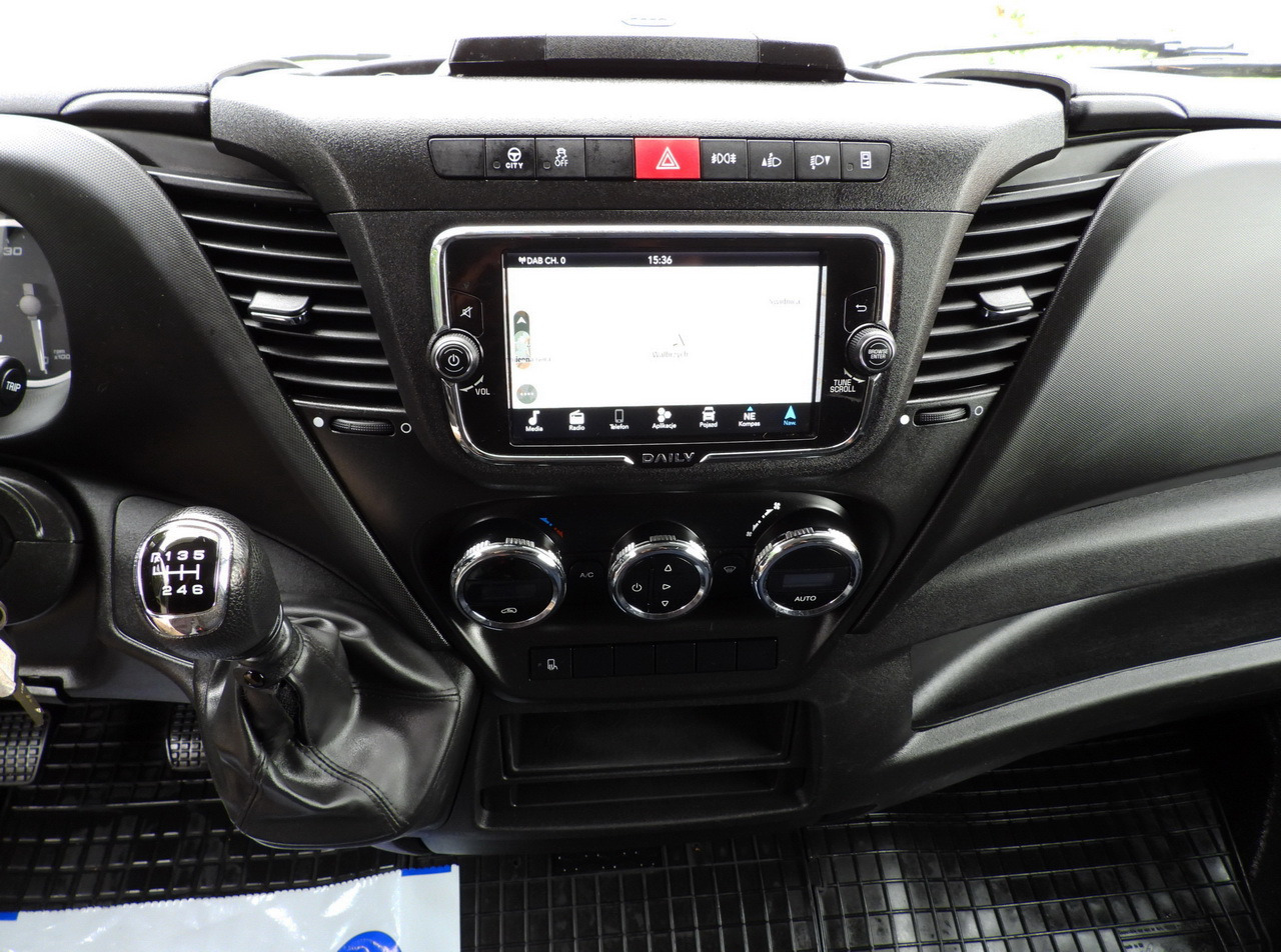 Utilitaire rideaux coulissants (PLSC) IVECO DAILY 35S18 TARPAULIN 10 PALLETS WEBASTO CRUISE CONTROL NAVIGATION LED LIGHTS AIR CONDITIONING  180HP: photos 37