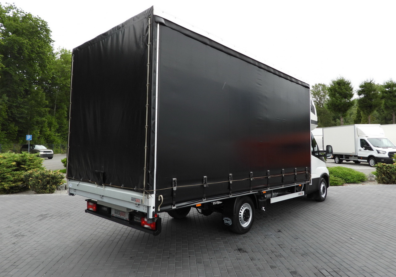 IVECO DAILY 35S18 TARPAULIN 10 PALLETS WEBASTO CRUISE CONTROL NAVIGATION LED LIGHTS AIR CONDITIONING 180HP - Utilitaire rideaux coulissants (PLSC): photos 3 IVECO DAILY 35S18 TARPAULIN 10 PALLETS WEBASTO CRUISE CONTROL NAVIGATION LED LIGHTS AIR CONDITIONING 180HP - Utilitaire rideaux coulissants (PLSC): photos 3