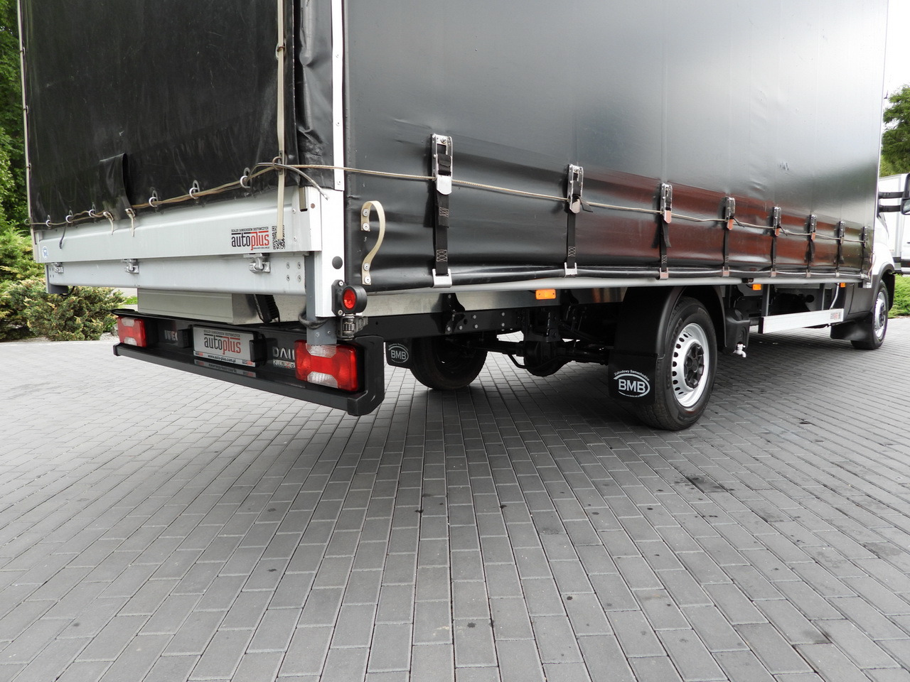 Utilitaire rideaux coulissants (PLSC) IVECO DAILY 35S18 TARPAULIN 10 PALLETS WEBASTO CRUISE CONTROL NAVIGATION LED LIGHTS AIR CONDITIONING  180HP: photos 29