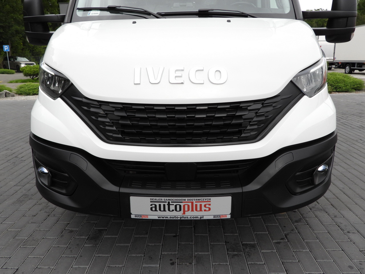 Utilitaire rideaux coulissants (PLSC) IVECO DAILY 35S18 TARPAULIN 10 PALLETS WEBASTO CRUISE CONTROL NAVIGATION LED LIGHTS AIR CONDITIONING  180HP: photos 13