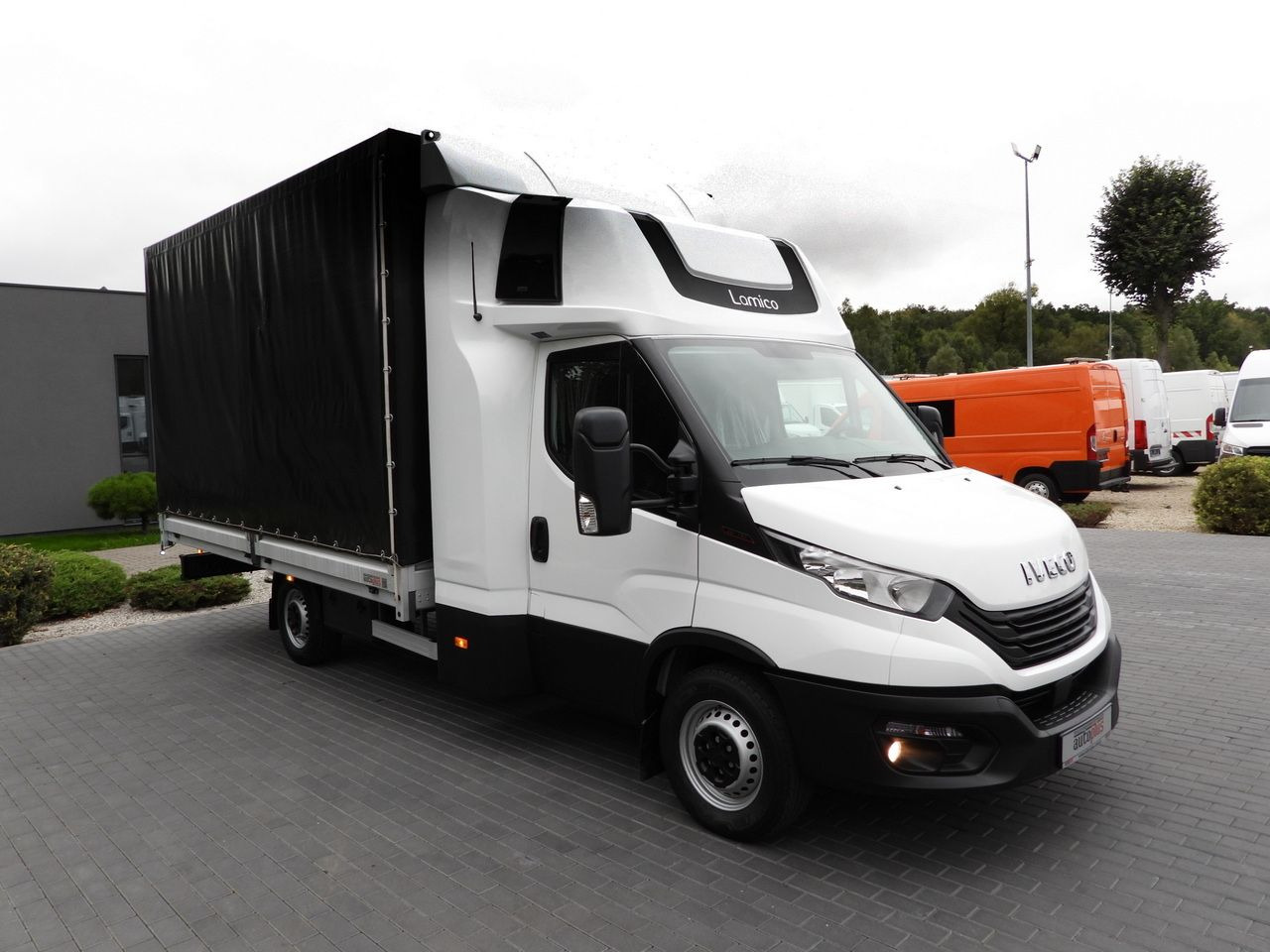 IVECO DAILY 35S18 TARPAULIN 10 PALLETS WEBASTO CRUISE CONTROL PNEUMATICS AIR CONDITIONING  180HP - Utilitaire rideaux coulissants (PLSC): photos 4 IVECO DAILY 35S18 TARPAULIN 10 PALLETS WEBASTO CRUISE CONTROL PNEUMATICS AIR CONDITIONING  180HP - Utilitaire rideaux coulissants (PLSC): photos 4