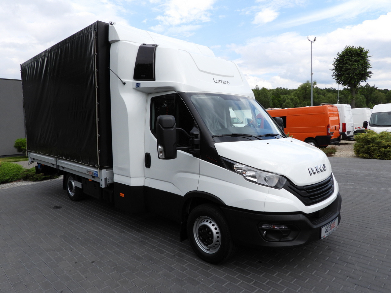 IVECO DAILY 35S18 TARPAULIN LIFT 10 PALLETS WEBASTO CRUISE CONTROL PNEUMATICS AIR CONDITIONING 180HP - Utilitaire rideaux coulissants (PLSC): photos 4 IVECO DAILY 35S18 TARPAULIN LIFT 10 PALLETS WEBASTO CRUISE CONTROL PNEUMATICS AIR CONDITIONING 180HP - Utilitaire rideaux coulissants (PLSC): photos 4