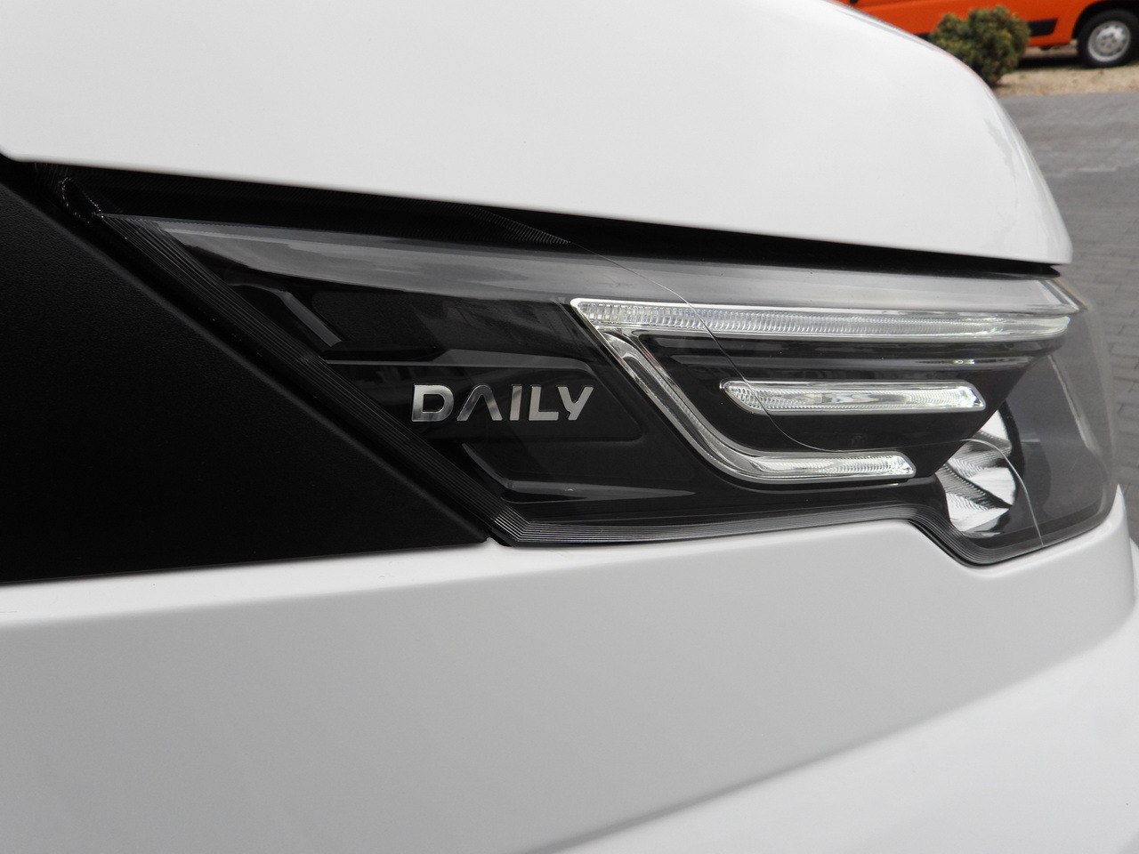 Utilitaire rideaux coulissants (PLSC) IVECO DAILY 35S18 TARPAULIN LIFT 8 PALLETS WEBASTO CRUISE CONTROL LED LIGHTS AIR CONDITIONING 180HP: photos 22 Utilitaire rideaux coulissants (PLSC) IVECO DAILY 35S18 TARPAULIN LIFT 8 PALLETS WEBASTO CRUISE CONTROL LED LIGHTS AIR CONDITIONING 180HP: photos 22