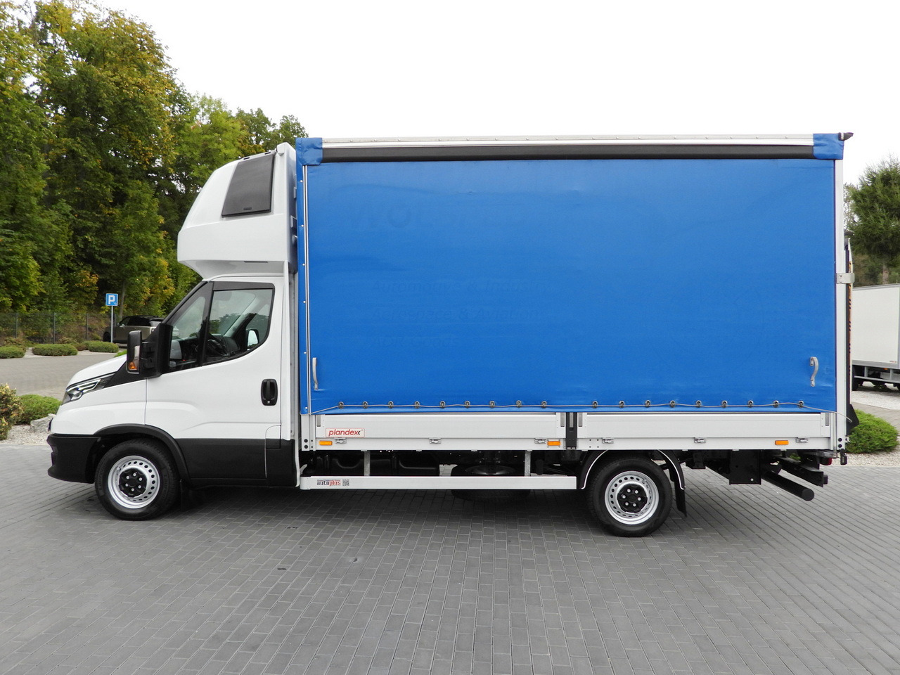 Utilitaire rideaux coulissants (PLSC) IVECO DAILY 35S18 TARPAULIN LIFT 8 PALLETS WEBASTO CRUISE CONTROL LED LIGHTS AIR CONDITIONING 180HP: photos 9 Utilitaire rideaux coulissants (PLSC) IVECO DAILY 35S18 TARPAULIN LIFT 8 PALLETS WEBASTO CRUISE CONTROL LED LIGHTS AIR CONDITIONING 180HP: photos 9