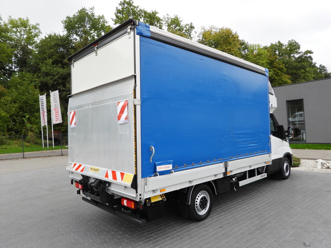 Utilitaire rideaux coulissants (PLSC) IVECO DAILY 35S18 TARPAULIN LIFT 8 PALLETS WEBASTO CRUISE CONTROL LED LIGHTS AIR CONDITIONING 180HP: photos 14 Utilitaire rideaux coulissants (PLSC) IVECO DAILY 35S18 TARPAULIN LIFT 8 PALLETS WEBASTO CRUISE CONTROL LED LIGHTS AIR CONDITIONING 180HP: photos 14