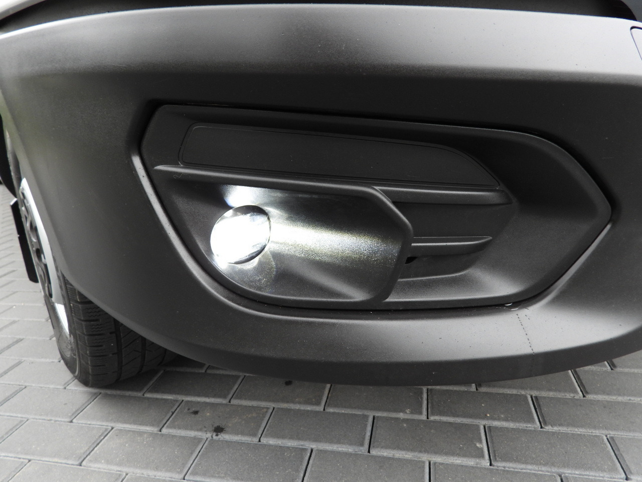 Utilitaire rideaux coulissants (PLSC) IVECO DAILY 35S18 TARPAULIN LIFT 8 PALLETS WEBASTO CRUISE CONTROL LED LIGHTS AIR CONDITIONING 180HP: photos 23 Utilitaire rideaux coulissants (PLSC) IVECO DAILY 35S18 TARPAULIN LIFT 8 PALLETS WEBASTO CRUISE CONTROL LED LIGHTS AIR CONDITIONING 180HP: photos 23