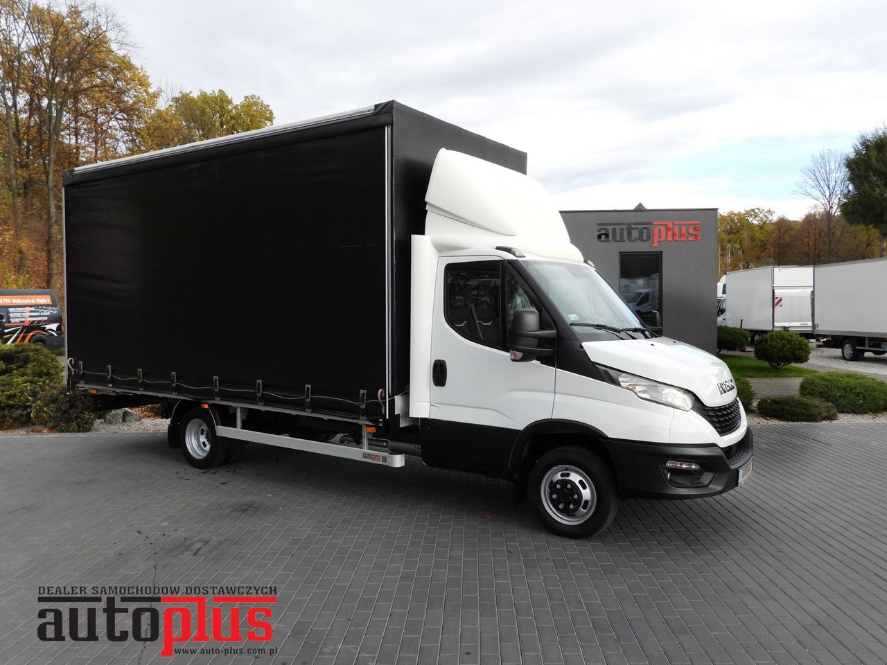 IVECO DAILY 50C17 TARPAULIN 10 PALLETS CRUISE CONTROL PNEUMATICS TWIN WHEELS AIR CONDITIONING  180HP - Utilitaire rideaux coulissants (PLSC): photos 1 IVECO DAILY 50C17 TARPAULIN 10 PALLETS CRUISE CONTROL PNEUMATICS TWIN WHEELS AIR CONDITIONING  180HP - Utilitaire rideaux coulissants (PLSC): photos 1