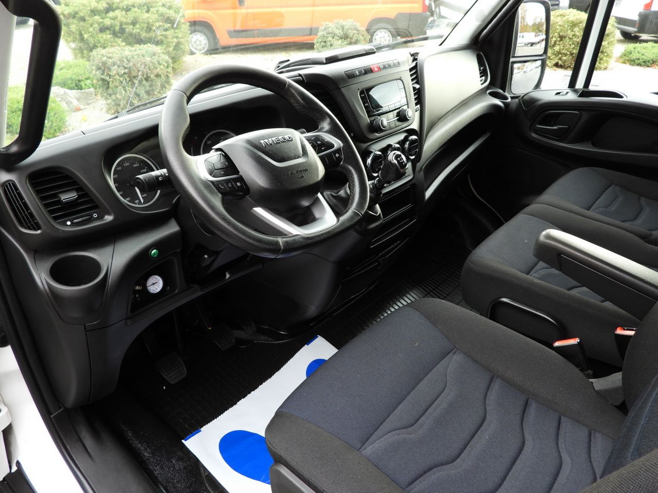 IVECO DAILY 50C17 TARPAULIN 10 PALLETS CRUISE CONTROL PNEUMATICS TWIN WHEELS AIR CONDITIONING  180HP - Utilitaire rideaux coulissants (PLSC): photos 2 IVECO DAILY 50C17 TARPAULIN 10 PALLETS CRUISE CONTROL PNEUMATICS TWIN WHEELS AIR CONDITIONING  180HP - Utilitaire rideaux coulissants (PLSC): photos 2