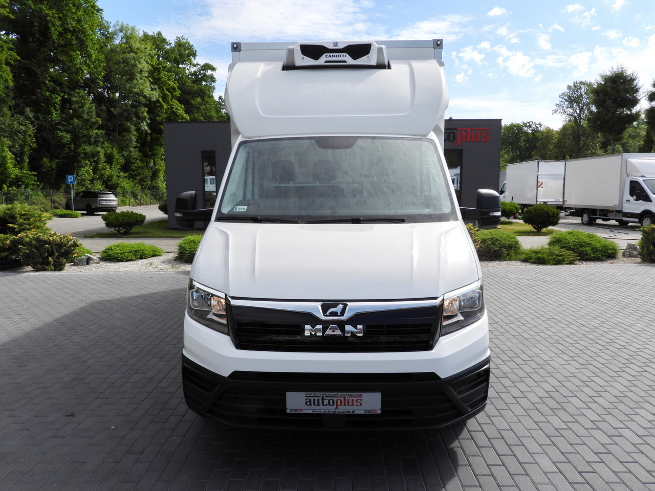 MAN TGE 3.140 REGRIGERATOR BOX -1*C 8 PALLETS HEATING FUNCTION CRUISE CONTROL PNEUMATICS AIR CONDITIONING 140HP - Utilitaire frigorifique: photos 5 MAN TGE 3.140 REGRIGERATOR BOX -1*C 8 PALLETS HEATING FUNCTION CRUISE CONTROL PNEUMATICS AIR CONDITIONING 140HP - Utilitaire frigorifique: photos 5