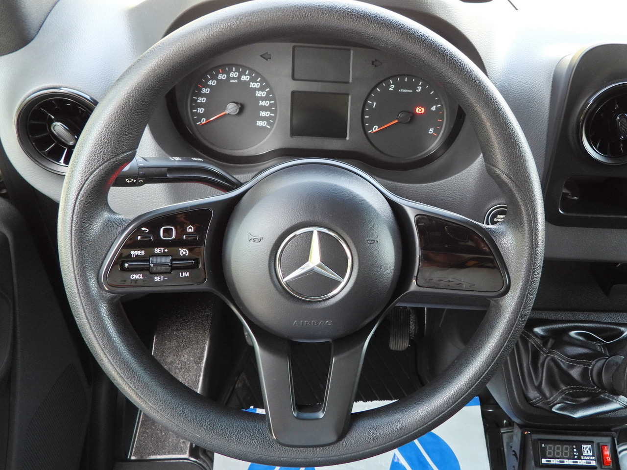 Utilitaire frigorifique MERCEDES SPRINTER 316 REGRIGERATOR BOX 0*C LIFT 8 PALLETS CRUISE CONTROL PNEUMATICS AIR CONDITIONING  160HP: photos 34