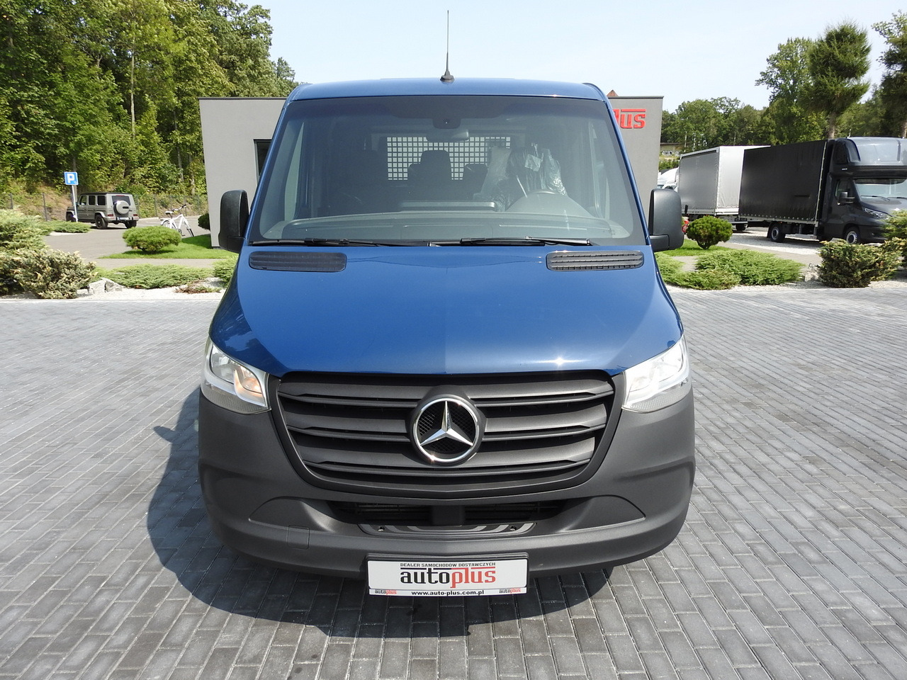 MERCEDES SPRINTER 316 STAKE BODY DOUBLE CABIN DOKA 7 SEATS AIR CONDITIONING 160HP - Utilitaire double cabine: photos 5 MERCEDES SPRINTER 316 STAKE BODY DOUBLE CABIN DOKA 7 SEATS AIR CONDITIONING 160HP - Utilitaire double cabine: photos 5