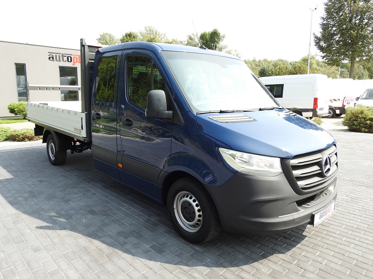 MERCEDES SPRINTER 316 STAKE BODY DOUBLE CABIN DOKA 7 SEATS AIR CONDITIONING  160HP - Utilitaire double cabine: photos 4 MERCEDES SPRINTER 316 STAKE BODY DOUBLE CABIN DOKA 7 SEATS AIR CONDITIONING  160HP - Utilitaire double cabine: photos 4