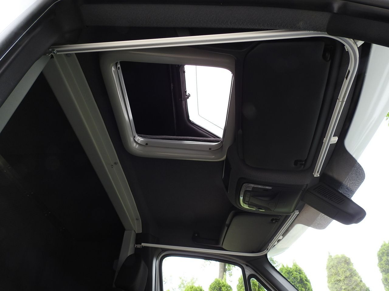 Utilitaire rideaux coulissants (PLSC) MERCEDES SPRINTER 316 TARPAULIN 10 PALLETS WEBASTO CRUISE CONTROL AIR CONDITIONING 165HP: photos 41 Utilitaire rideaux coulissants (PLSC) MERCEDES SPRINTER 316 TARPAULIN 10 PALLETS WEBASTO CRUISE CONTROL AIR CONDITIONING 165HP: photos 41