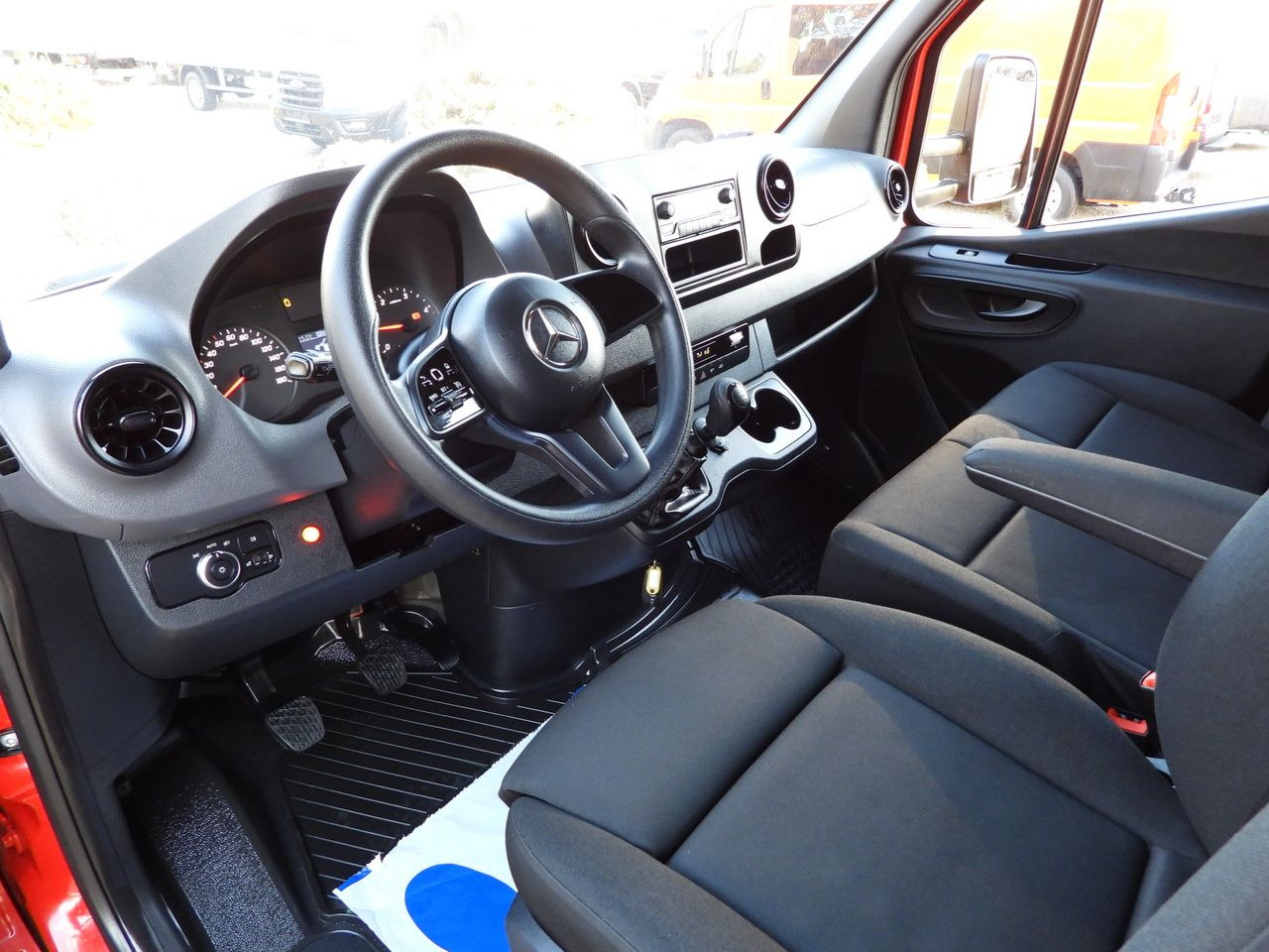 MERCEDES SPRINTER 316 TARPAULIN LIFT 8 PALLETS WEBASTO CRUISE CONTROL AIR CONDITIONING  160HP - Utilitaire rideaux coulissants (PLSC): photos 2 MERCEDES SPRINTER 316 TARPAULIN LIFT 8 PALLETS WEBASTO CRUISE CONTROL AIR CONDITIONING  160HP - Utilitaire rideaux coulissants (PLSC): photos 2