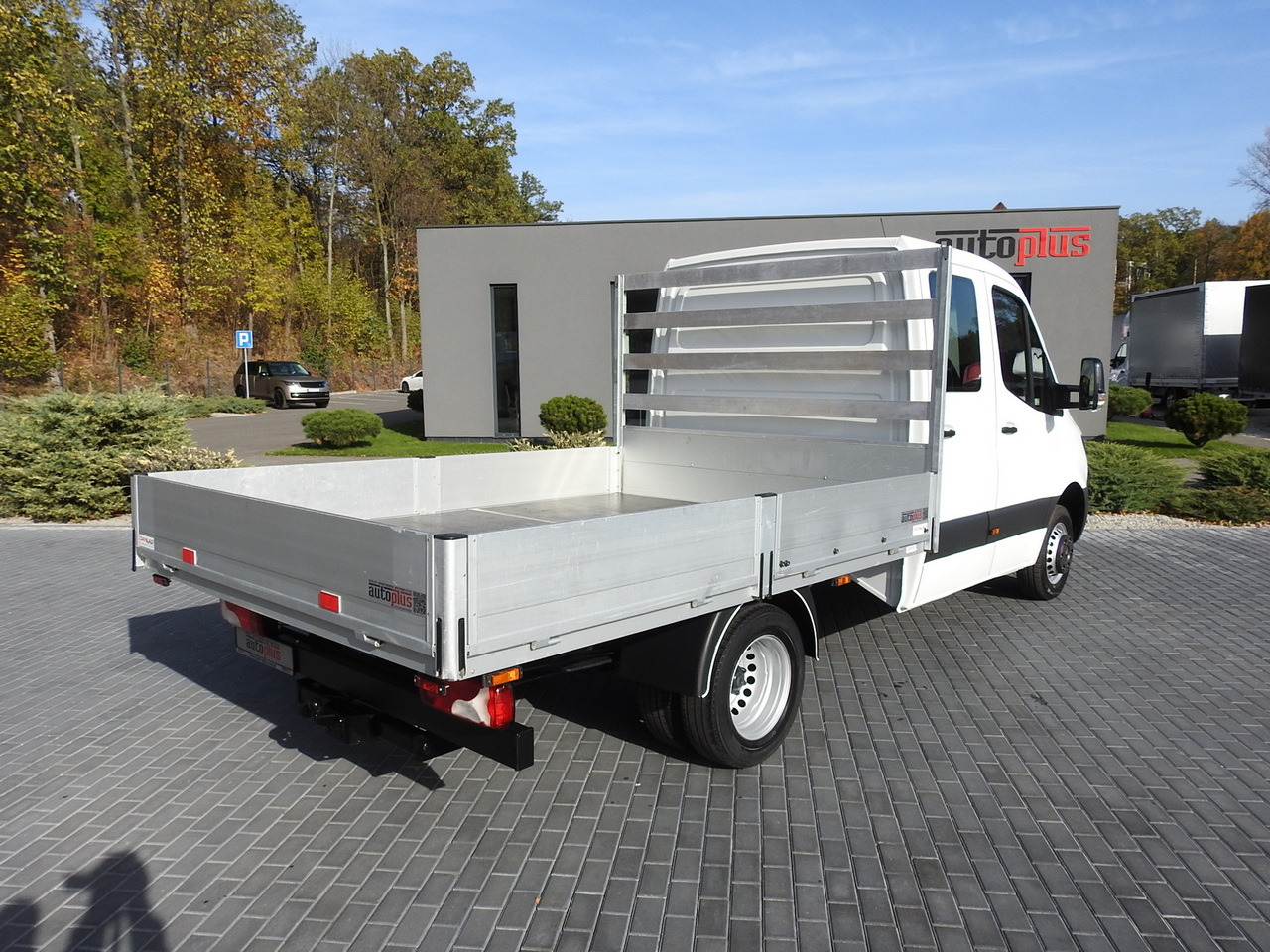 MERCEDES SPRINTER 516 STAKE BODY DOUBLE CABIN DOKA 6 SEATS CRUISE CONTROL AIR CONDITIONING TWIN WHEELS  160HP - Utilitaire double cabine: photos 3 MERCEDES SPRINTER 516 STAKE BODY DOUBLE CABIN DOKA 6 SEATS CRUISE CONTROL AIR CONDITIONING TWIN WHEELS  160HP - Utilitaire double cabine: photos 3