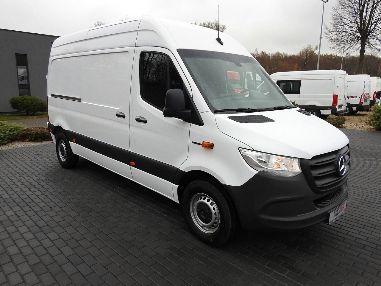 MERCEDES eSprinter NEW ELECTRIC VAN AUTOMATIC TRANSMISSION GUARANTEE 95HP - Fourgon utilitaire, Utilitaire électrique: photos 4 MERCEDES eSprinter NEW ELECTRIC VAN AUTOMATIC TRANSMISSION GUARANTEE 95HP - Fourgon utilitaire, Utilitaire électrique: photos 4
