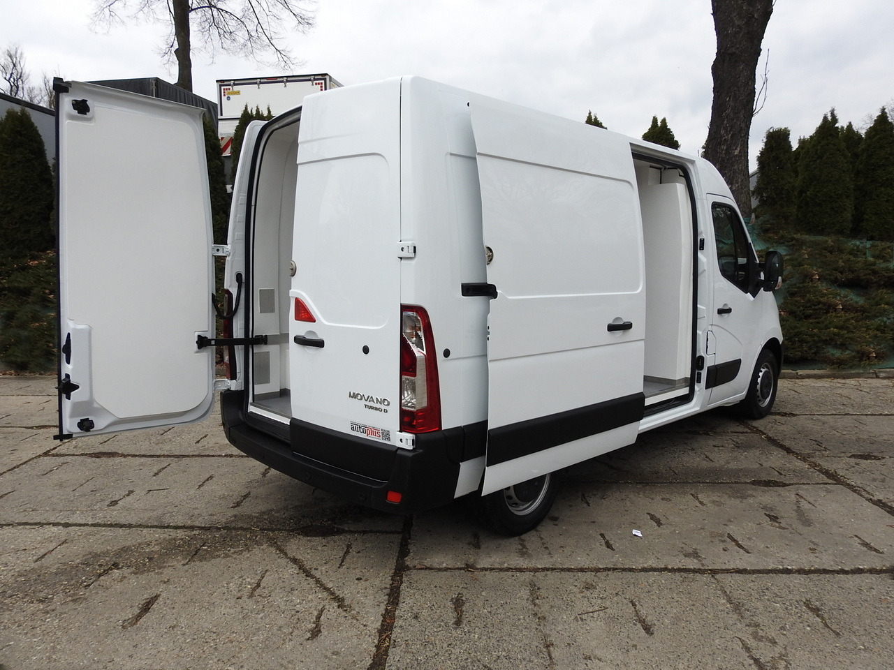 OPEL MOVANO REFRIGERATOR VAN 0*C CRUISE CONTROL NAVIGATION AIR CONDITIONING LED LIGHTS 136HP - Utilitaire frigorifique: photos 3 OPEL MOVANO REFRIGERATOR VAN 0*C CRUISE CONTROL NAVIGATION AIR CONDITIONING LED LIGHTS 136HP - Utilitaire frigorifique: photos 3