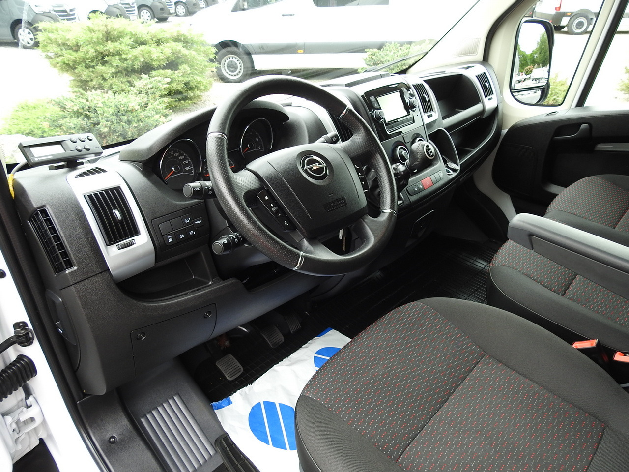 OPEL MOVANO REFRIGERATOR VAN 0*C HEATING FUNCTION AIR CONDITIONING 140HP - Utilitaire frigorifique: photos 2 OPEL MOVANO REFRIGERATOR VAN 0*C HEATING FUNCTION AIR CONDITIONING 140HP - Utilitaire frigorifique: photos 2