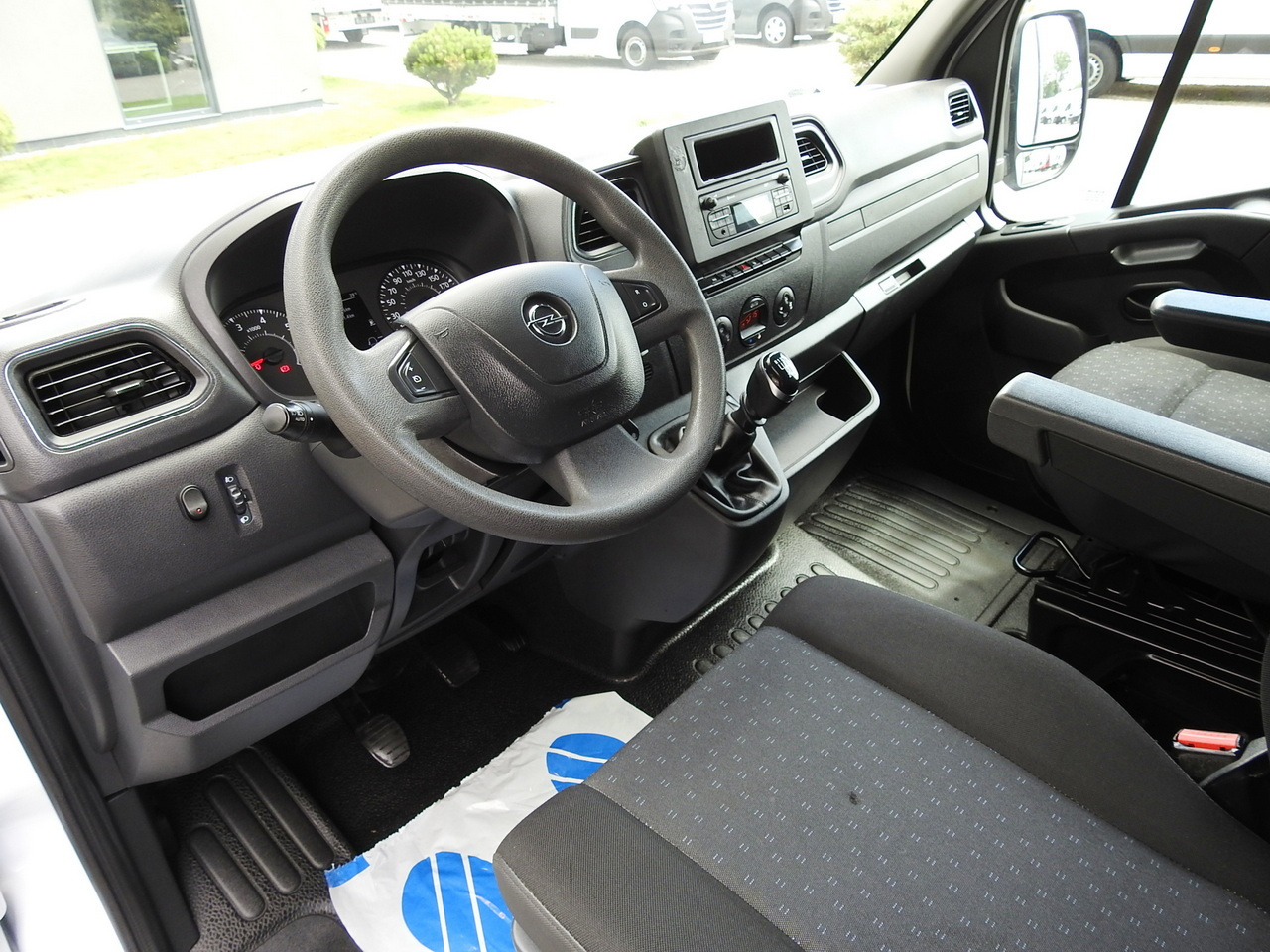 OPEL MOVANO TARPAULIN 10 PALLETS WEBASTO CRUISE CONTROL AIR CONDITIONING PNEUMATICS  165HP - Utilitaire rideaux coulissants (PLSC): photos 2 OPEL MOVANO TARPAULIN 10 PALLETS WEBASTO CRUISE CONTROL AIR CONDITIONING PNEUMATICS  165HP - Utilitaire rideaux coulissants (PLSC): photos 2