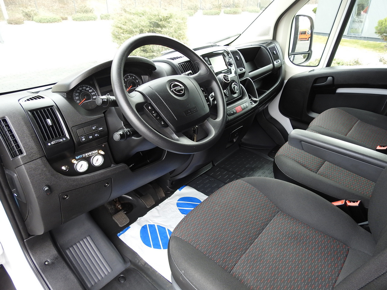 OPEL MOVANO TARPAULIN 10 PALLETS WEBASTO CRUISE CONTROL PNEUMATICS AIR CONDITIONING 165HP - Utilitaire rideaux coulissants (PLSC): photos 2 OPEL MOVANO TARPAULIN 10 PALLETS WEBASTO CRUISE CONTROL PNEUMATICS AIR CONDITIONING 165HP - Utilitaire rideaux coulissants (PLSC): photos 2