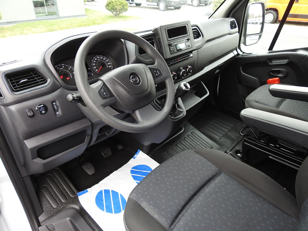 OPEL MOVANO  TARPAULIN 8 PALLETS WEBASTO CRUISE CONTROL LED LIGHTS PNEUMATICS AIR CONDITIONING  165HP - Utilitaire rideaux coulissants (PLSC): photos 2 OPEL MOVANO  TARPAULIN 8 PALLETS WEBASTO CRUISE CONTROL LED LIGHTS PNEUMATICS AIR CONDITIONING  165HP - Utilitaire rideaux coulissants (PLSC): photos 2