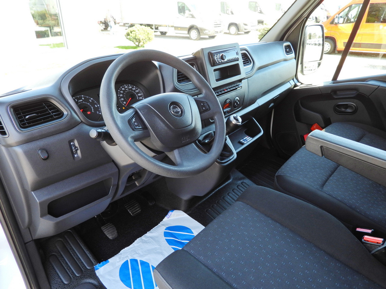 OPEL MOVANO  TARPAULIN LIFT 9 PALLETS WEBASTO CRUISE CONTROL LED LIGHTS PNEUMATICS AIR CONDITIONING  165HP - Utilitaire rideaux coulissants (PLSC): photos 2 OPEL MOVANO  TARPAULIN LIFT 9 PALLETS WEBASTO CRUISE CONTROL LED LIGHTS PNEUMATICS AIR CONDITIONING  165HP - Utilitaire rideaux coulissants (PLSC): photos 2