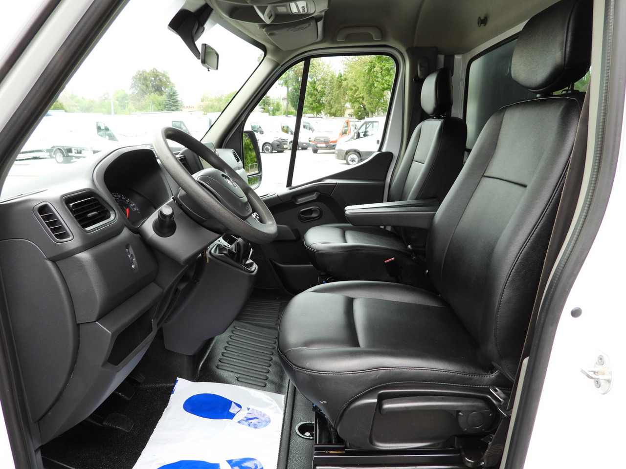 Utilitaire benne OPEL MOVANO TIPPER NAVIGATION LED LIGHTS TWIN WHEELS AIR CONDITIONING 145HP: photos 26 Utilitaire benne OPEL MOVANO TIPPER NAVIGATION LED LIGHTS TWIN WHEELS AIR CONDITIONING 145HP: photos 26