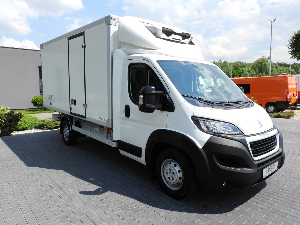 PEUGEOT BOXER REGRIGERATOR BOX 0*C 8 PALLETS CRUISE CONTROL LED LIGHTS AIR CONDITIONING 165HP - Utilitaire frigorifique: photos 4 PEUGEOT BOXER REGRIGERATOR BOX 0*C 8 PALLETS CRUISE CONTROL LED LIGHTS AIR CONDITIONING 165HP - Utilitaire frigorifique: photos 4