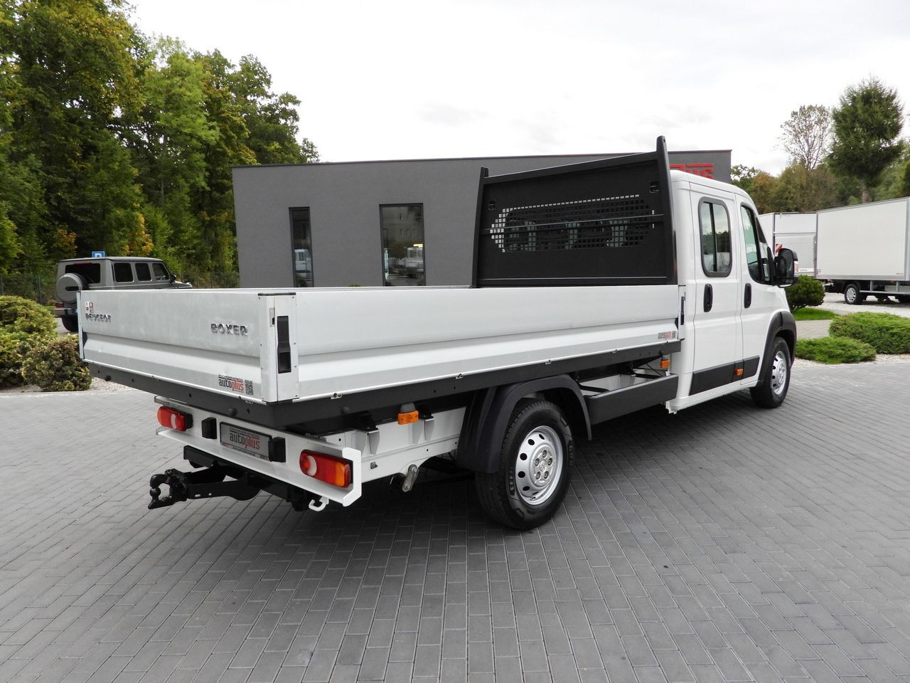 PEUGEOT BOXER STAKE BODY DOUBLE CABIN DOKA 7 SEATS CRUISE CONTROL AIR CONDITIONING 140HP - Utilitaire plateau: photos 4 PEUGEOT BOXER STAKE BODY DOUBLE CABIN DOKA 7 SEATS CRUISE CONTROL AIR CONDITIONING 140HP - Utilitaire plateau: photos 4