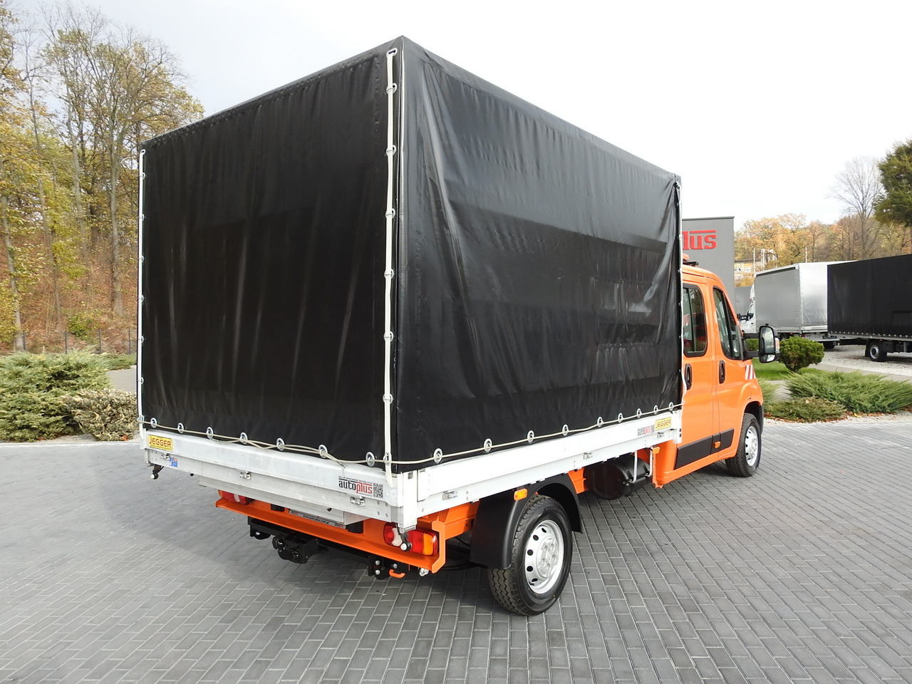 PEUGEOT BOXER STAKE BODY TARPAULIN DOUBLE CABIN DOKA 7 SEATS AIR CONDITIONING PNEUMATICS  140HP - Utilitaire double cabine: photos 3 PEUGEOT BOXER STAKE BODY TARPAULIN DOUBLE CABIN DOKA 7 SEATS AIR CONDITIONING PNEUMATICS  140HP - Utilitaire double cabine: photos 3