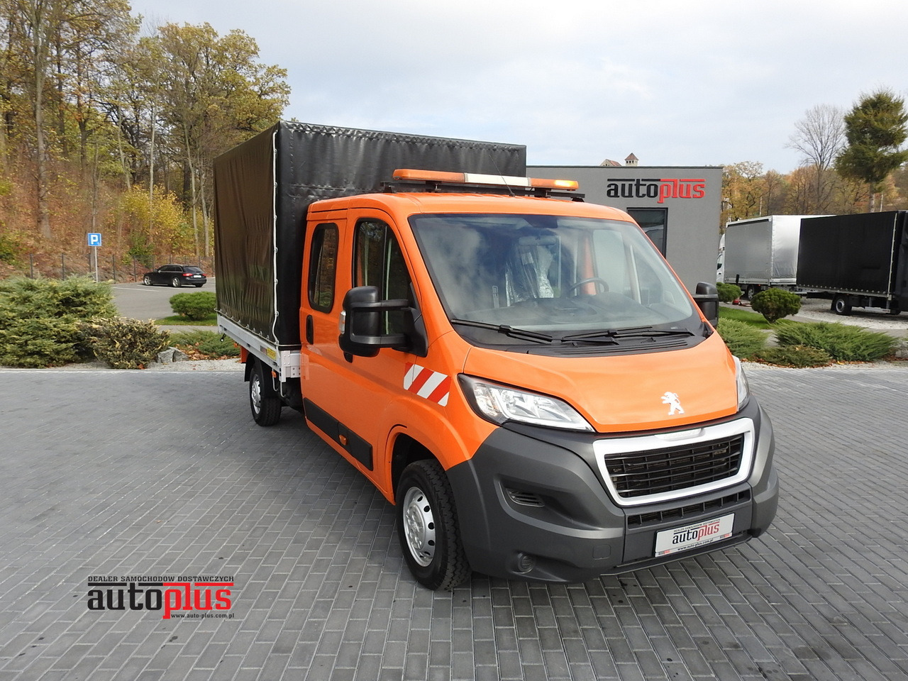 PEUGEOT BOXER STAKE BODY TARPAULIN DOUBLE CABIN DOKA 7 SEATS AIR CONDITIONING PNEUMATICS  140HP - Utilitaire double cabine: photos 1 PEUGEOT BOXER STAKE BODY TARPAULIN DOUBLE CABIN DOKA 7 SEATS AIR CONDITIONING PNEUMATICS  140HP - Utilitaire double cabine: photos 1