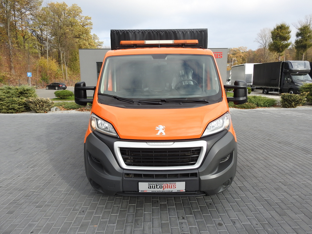 PEUGEOT BOXER STAKE BODY TARPAULIN DOUBLE CABIN DOKA 7 SEATS AIR CONDITIONING PNEUMATICS  140HP - Utilitaire double cabine: photos 5 PEUGEOT BOXER STAKE BODY TARPAULIN DOUBLE CABIN DOKA 7 SEATS AIR CONDITIONING PNEUMATICS  140HP - Utilitaire double cabine: photos 5