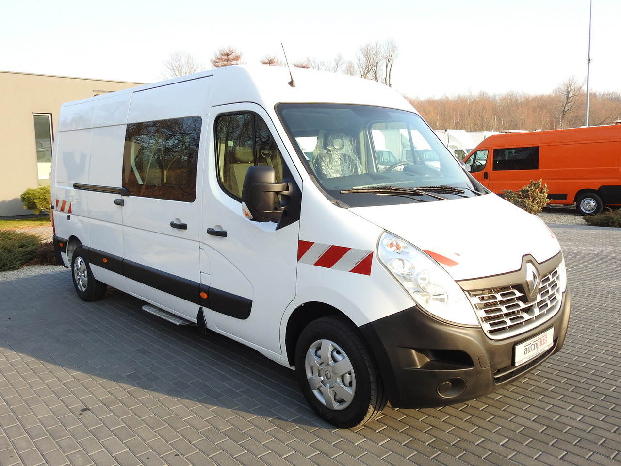 RENAULT MASTER BOX DELIVERY VAN 7 SEATS CRUISE CONTROL AIR CONDITIONING 130HP - Fourgon utilitaire: photos 4 RENAULT MASTER BOX DELIVERY VAN 7 SEATS CRUISE CONTROL AIR CONDITIONING 130HP - Fourgon utilitaire: photos 4