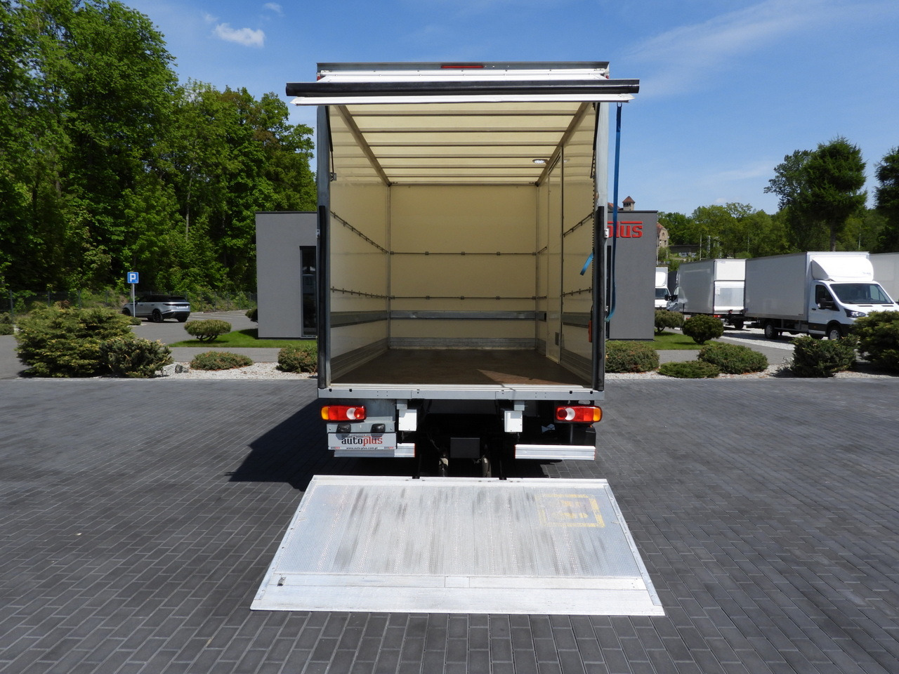 Fourgon grand volume RENAULT MASTER  BOX LIFT 8 PALLETS CRUISE CONTROL NAVIGATION LED LIGHTS TWIN WHEELS AIR CONDITIONING  145HP: photos 12