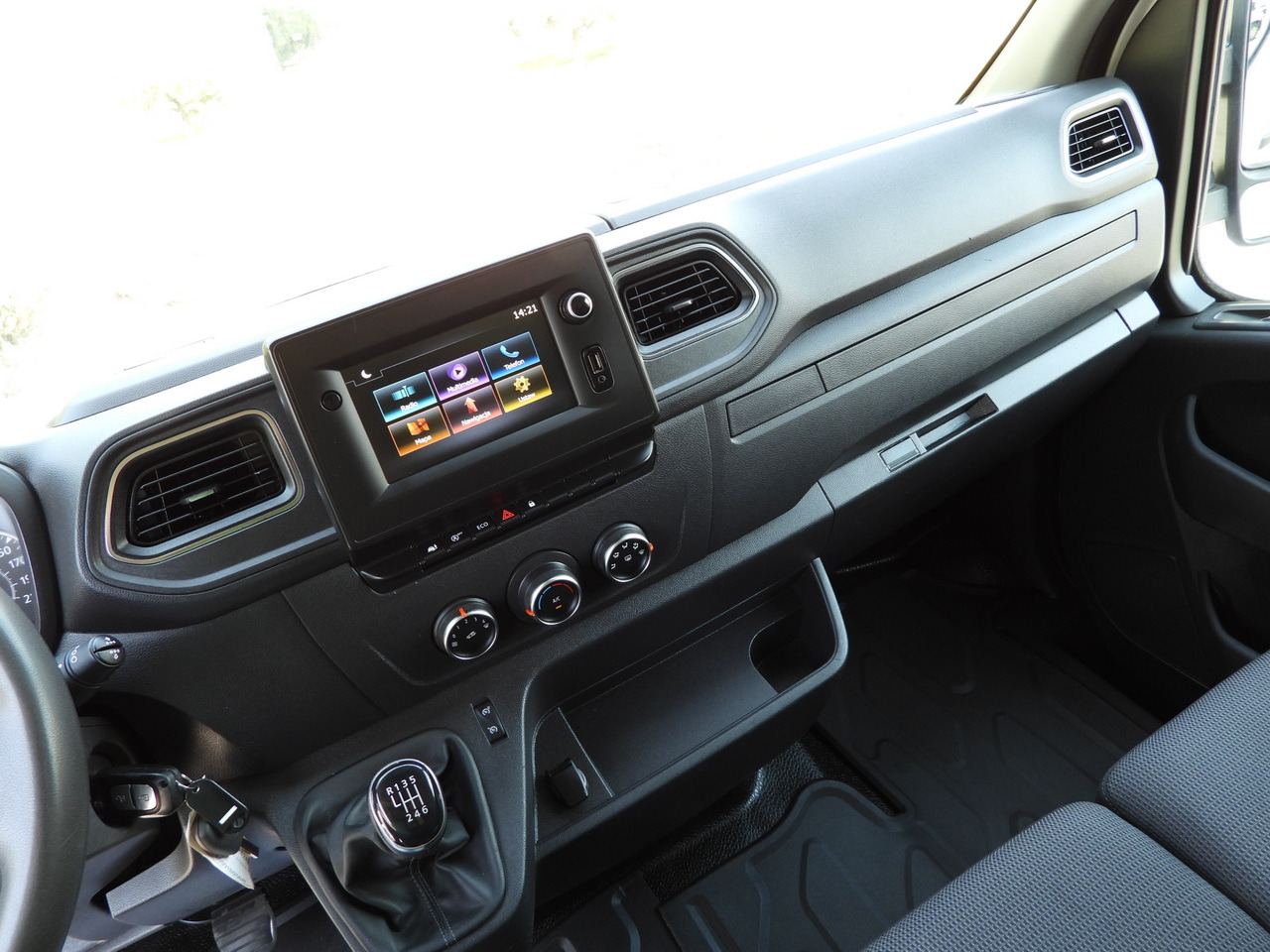 Fourgon grand volume RENAULT MASTER  BOX LIFT 8 PALLETS CRUISE CONTROL NAVIGATION LED LIGHTS TWIN WHEELS AIR CONDITIONING  145HP: photos 31