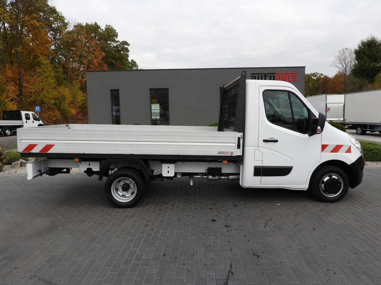 Crédit-bail de RENAULT MASTER STAKE BODY CRUISE CONTROL NAVIGATION TWIN WHEELS AIR CONDITIONING 130HP RENAULT MASTER STAKE BODY CRUISE CONTROL NAVIGATION TWIN WHEELS AIR CONDITIONING 130HP: photos 7 Crédit-bail de RENAULT MASTER STAKE BODY CRUISE CONTROL NAVIGATION TWIN WHEELS AIR CONDITIONING 130HP RENAULT MASTER STAKE BODY CRUISE CONTROL NAVIGATION TWIN WHEELS AIR CONDITIONING 130HP: photos 7