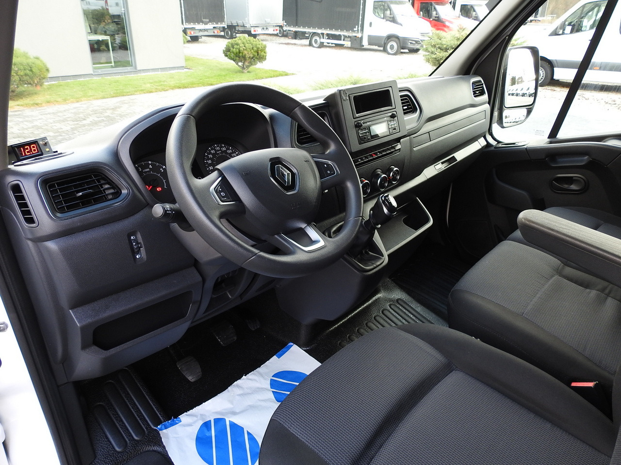RENAULT MASTER TARPAULIN 10 PALLETS WEBASTO CRUISE CONTROL AIR CONDITIONING LED LIGHTS PNEUMATICS 165HP - Utilitaire rideaux coulissants (PLSC): photos 2 RENAULT MASTER TARPAULIN 10 PALLETS WEBASTO CRUISE CONTROL AIR CONDITIONING LED LIGHTS PNEUMATICS 165HP - Utilitaire rideaux coulissants (PLSC): photos 2