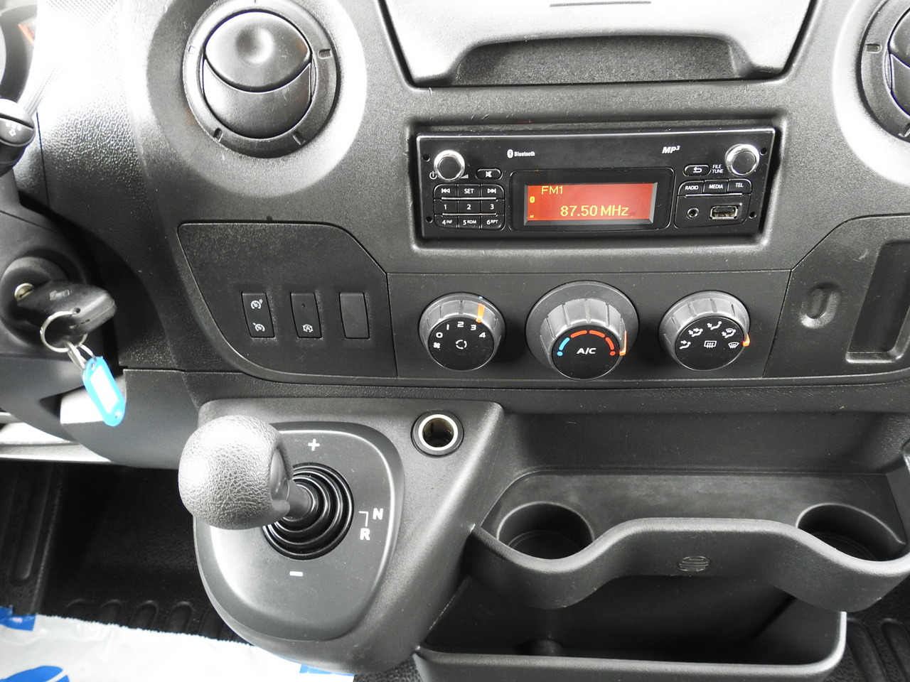 Utilitaire rideaux coulissants (PLSC) RENAULT MASTER TARPAULIN 10 PALLETS WEBASTO CRUISE CONTROL AIR CONDITIONING PNEUMATICS AUTOMATIC TRANSMISSION 170HP: photos 32 Utilitaire rideaux coulissants (PLSC) RENAULT MASTER TARPAULIN 10 PALLETS WEBASTO CRUISE CONTROL AIR CONDITIONING PNEUMATICS AUTOMATIC TRANSMISSION 170HP: photos 32