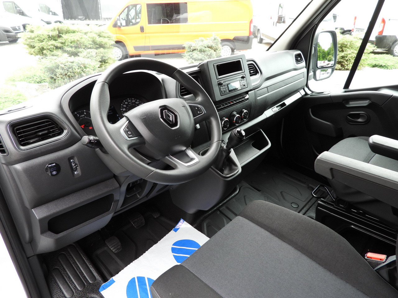 RENAULT MASTER TARPAULIN 10 PALLETS WEBASTO CRUISE CONTROL LED LIGHTS PNEUMATICS AIR CONDITIONING 165HP - Utilitaire rideaux coulissants (PLSC): photos 2 RENAULT MASTER TARPAULIN 10 PALLETS WEBASTO CRUISE CONTROL LED LIGHTS PNEUMATICS AIR CONDITIONING 165HP - Utilitaire rideaux coulissants (PLSC): photos 2