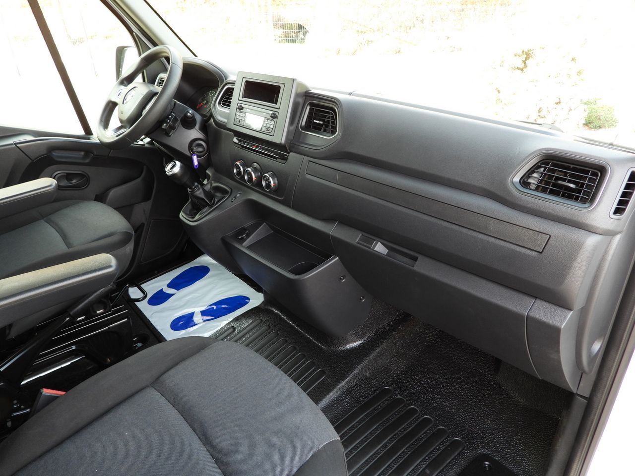 Crédit-bail de RENAULT MASTER TIPPER DOUBLE CABIN DOKA 6 SEATS CRUISE CONTROL LED LIGHTS AIR CONDITIONING 145HP RENAULT MASTER TIPPER DOUBLE CABIN DOKA 6 SEATS CRUISE CONTROL LED LIGHTS AIR CONDITIONING 145HP: photos 35 Crédit-bail de RENAULT MASTER TIPPER DOUBLE CABIN DOKA 6 SEATS CRUISE CONTROL LED LIGHTS AIR CONDITIONING 145HP RENAULT MASTER TIPPER DOUBLE CABIN DOKA 6 SEATS CRUISE CONTROL LED LIGHTS AIR CONDITIONING 145HP: photos 35