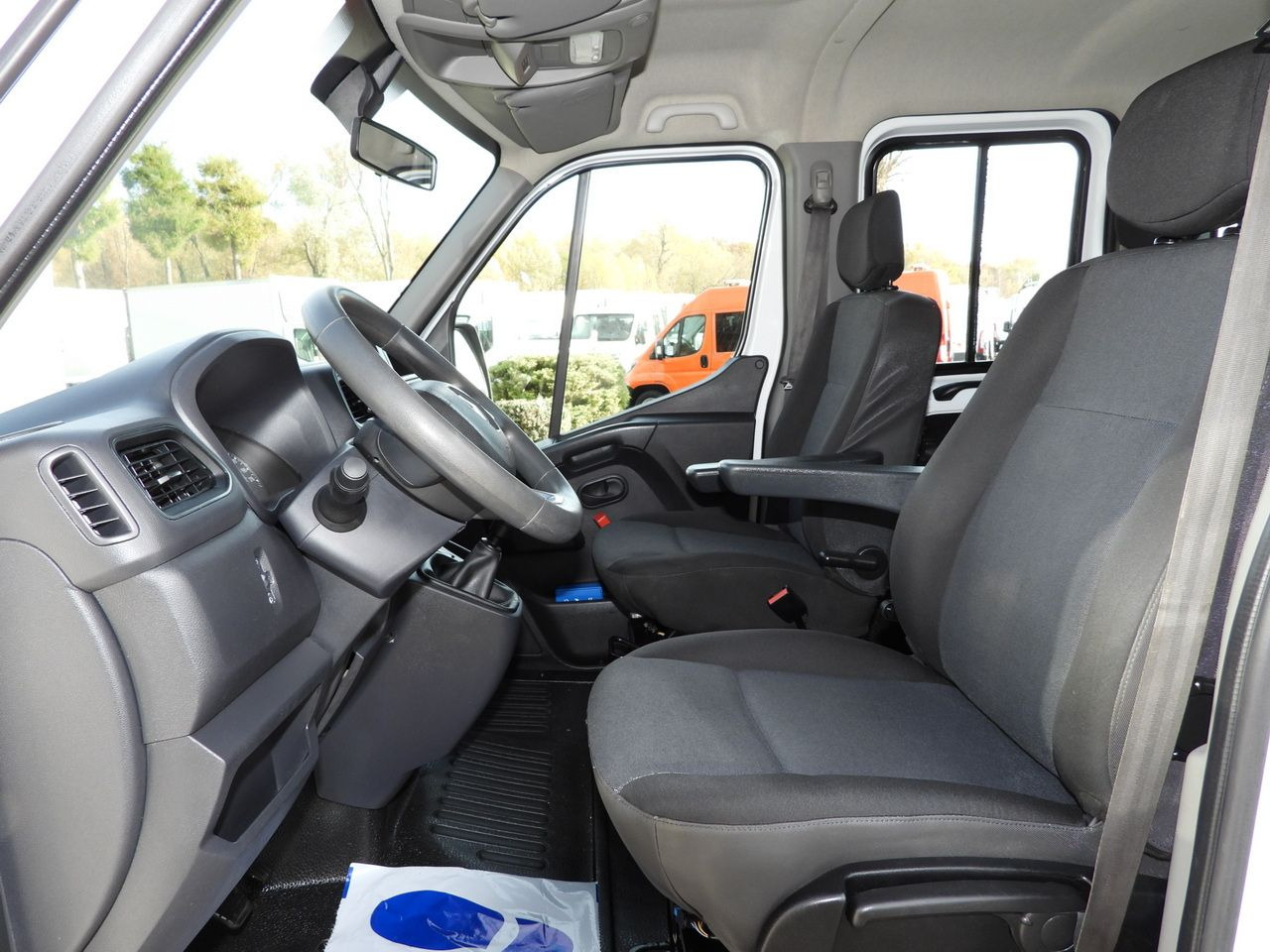 Crédit-bail de RENAULT MASTER TIPPER DOUBLE CABIN DOKA 6 SEATS CRUISE CONTROL LED LIGHTS AIR CONDITIONING 145HP RENAULT MASTER TIPPER DOUBLE CABIN DOKA 6 SEATS CRUISE CONTROL LED LIGHTS AIR CONDITIONING 145HP: photos 24 Crédit-bail de RENAULT MASTER TIPPER DOUBLE CABIN DOKA 6 SEATS CRUISE CONTROL LED LIGHTS AIR CONDITIONING 145HP RENAULT MASTER TIPPER DOUBLE CABIN DOKA 6 SEATS CRUISE CONTROL LED LIGHTS AIR CONDITIONING 145HP: photos 24