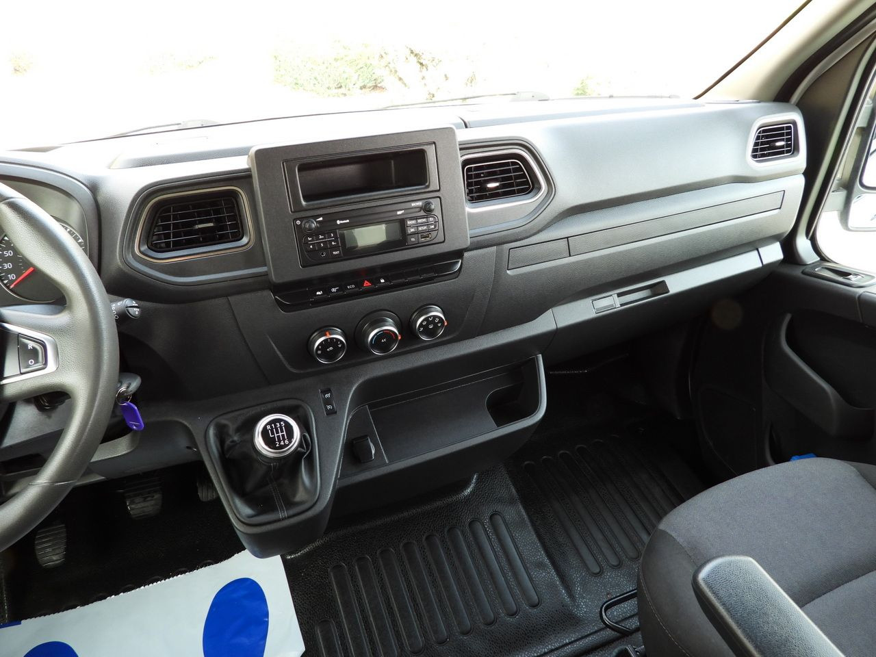 Crédit-bail de RENAULT MASTER TIPPER DOUBLE CABIN DOKA 6 SEATS CRUISE CONTROL LED LIGHTS AIR CONDITIONING 145HP RENAULT MASTER TIPPER DOUBLE CABIN DOKA 6 SEATS CRUISE CONTROL LED LIGHTS AIR CONDITIONING 145HP: photos 29 Crédit-bail de RENAULT MASTER TIPPER DOUBLE CABIN DOKA 6 SEATS CRUISE CONTROL LED LIGHTS AIR CONDITIONING 145HP RENAULT MASTER TIPPER DOUBLE CABIN DOKA 6 SEATS CRUISE CONTROL LED LIGHTS AIR CONDITIONING 145HP: photos 29