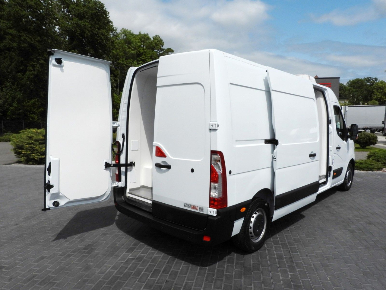 Renault MASTER KÜHLKASTENWAGEN -5*C TEMPOMAT NAVIGATION - Utilitaire frigorifique: photos 3 Renault MASTER KÜHLKASTENWAGEN -5*C TEMPOMAT NAVIGATION - Utilitaire frigorifique: photos 3