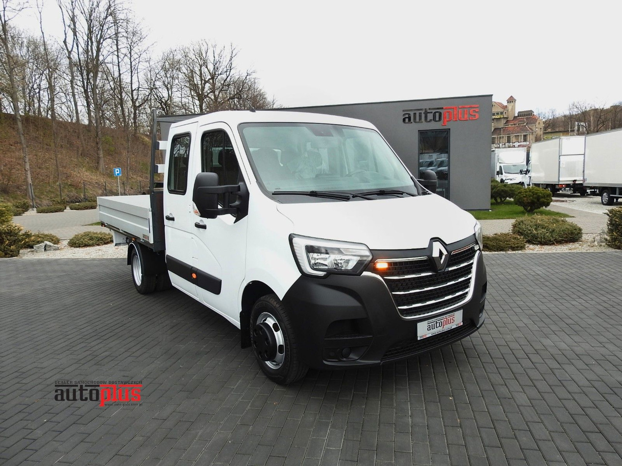 Renault MASTER PRITSCHE DOPPELKABINE DOKA 7 SITZE A/C - Utilitaire plateau, Utilitaire double cabine: photos 1 Renault MASTER PRITSCHE DOPPELKABINE DOKA 7 SITZE A/C - Utilitaire plateau, Utilitaire double cabine: photos 1