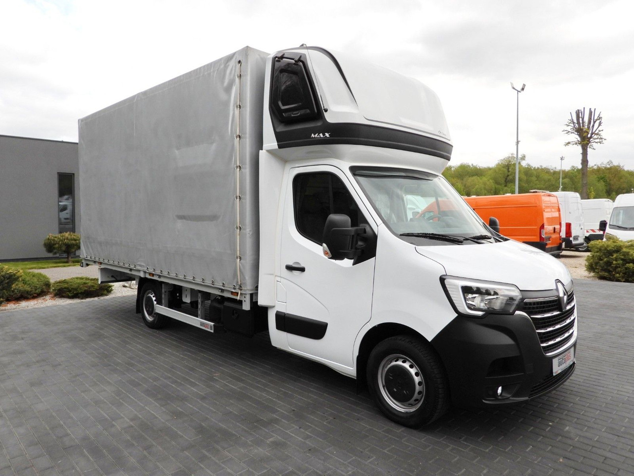 Renault MASTER PRITSCHE PLANE 10 PALETTEN WEBASTO A/C - Utilitaire rideaux coulissants (PLSC): photos 4 Renault MASTER PRITSCHE PLANE 10 PALETTEN WEBASTO A/C - Utilitaire rideaux coulissants (PLSC): photos 4