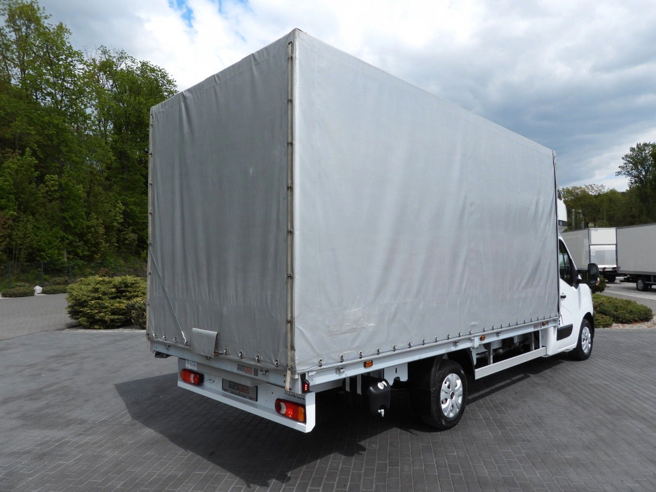 Renault MASTER PRITSCHE PLANE 10 PALETTEN WEBASTO A/C - Utilitaire rideaux coulissants (PLSC): photos 3 Renault MASTER PRITSCHE PLANE 10 PALETTEN WEBASTO A/C - Utilitaire rideaux coulissants (PLSC): photos 3