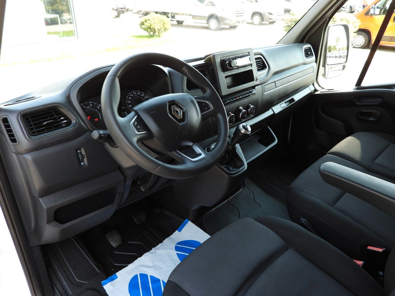 Renault MASTER PRITSCHE PLANE 10 PALETTEN WEBASTO A/C - Utilitaire rideaux coulissants (PLSC): photos 2 Renault MASTER PRITSCHE PLANE 10 PALETTEN WEBASTO A/C - Utilitaire rideaux coulissants (PLSC): photos 2