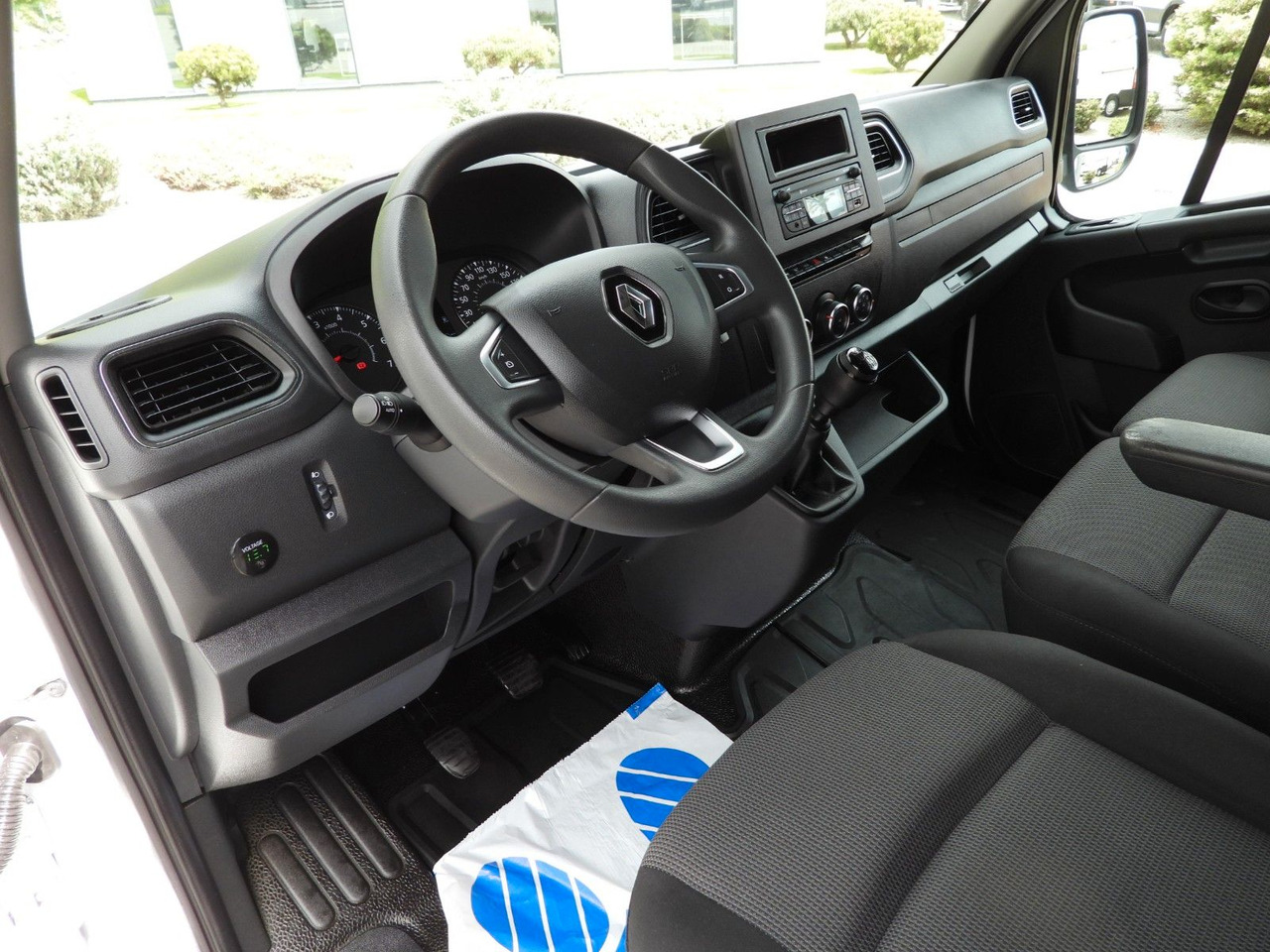 Renault MASTER PRITSCHE PLANE 10 PALETTEN WEBASTO A/C - Utilitaire rideaux coulissants (PLSC): photos 2 Renault MASTER PRITSCHE PLANE 10 PALETTEN WEBASTO A/C - Utilitaire rideaux coulissants (PLSC): photos 2