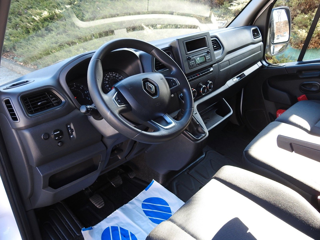 Renault MASTER PRITSCHE PLANE 10 PALETTEN WEBASTO A/C - Utilitaire rideaux coulissants (PLSC): photos 2 Renault MASTER PRITSCHE PLANE 10 PALETTEN WEBASTO A/C - Utilitaire rideaux coulissants (PLSC): photos 2